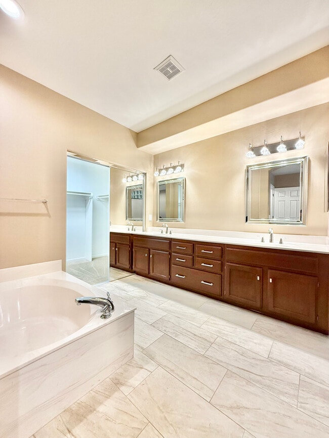 Building Photo - Charming Tatum Village Patio Home ? Ideal for Seasonal or Year-Round L