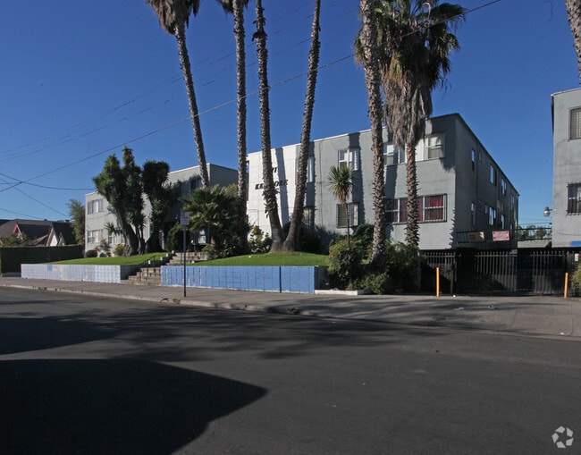 1171 - 1185 N Kenmore Ave - 1171 N Kenmore