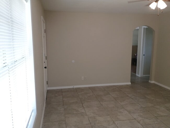 Foto del edificio - 1025 Valley View St