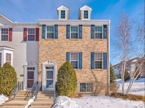 Building Photo - 15624 Lilac Dr