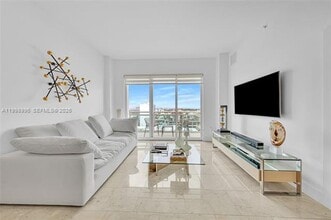 Building Photo - 6917 Collins Ave