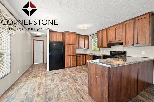 Building Photo - Cozy 3-Bed, 2-Bathroom Trailer Home Available for Rent! Located off of Strawberry Lane in Albany!