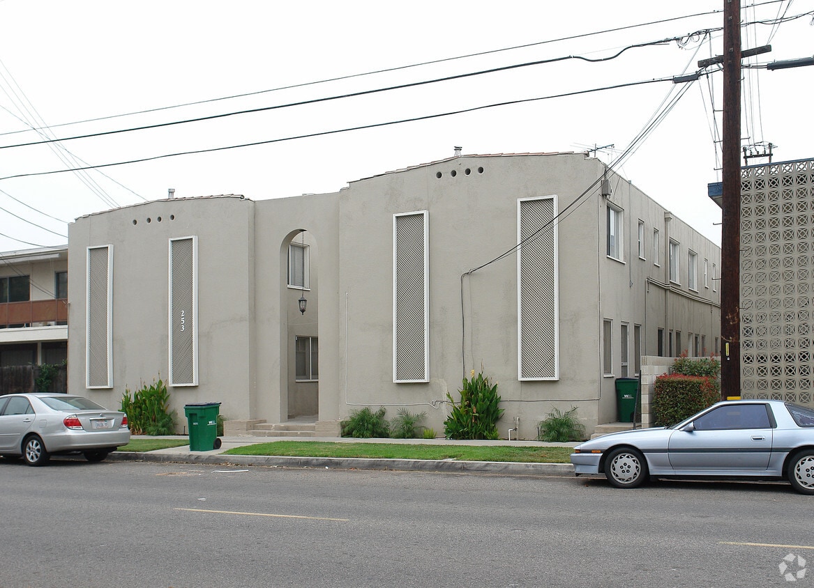 Building Photo - 253 S Lemon St