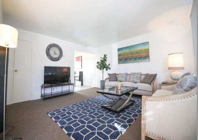 Living room - 407 Meek Ave