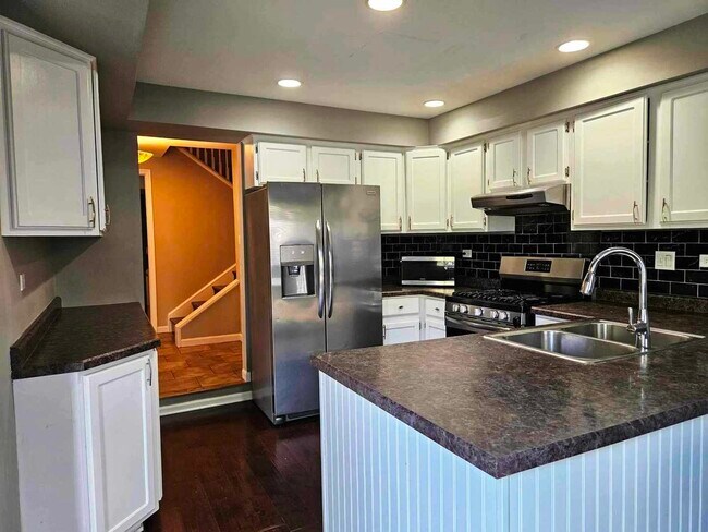 Foto del edificio - 1712 Wildwood Ln