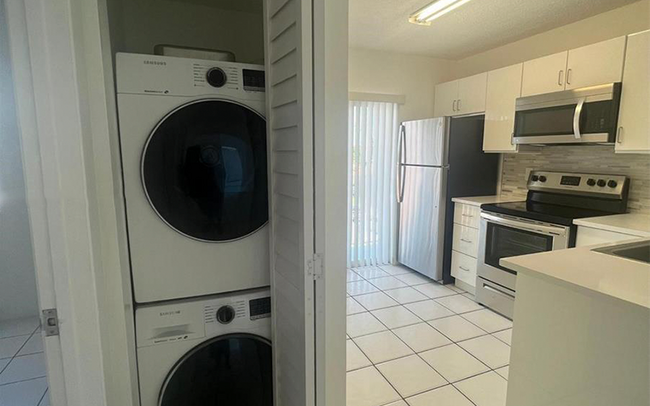 Foto del edificio - 2575 SW 27th Ave