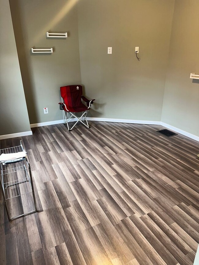 Building Photo - 7515 Melrose St