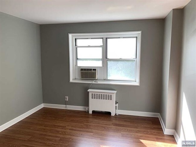 Foto del edificio - 2215 N Central Rd
