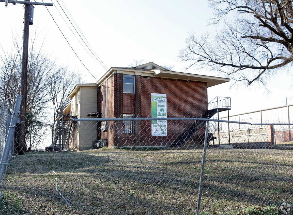 Building Photo - 371 S Orleans St