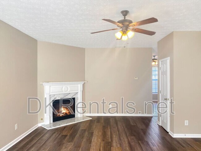 Building Photo - 3033 Kentmere Dr