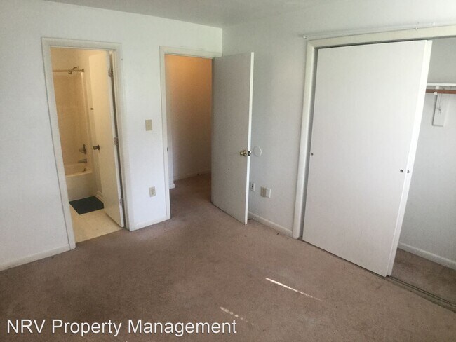 Foto del edificio - 3 br, 2 bath House - 806 Newport Terrace