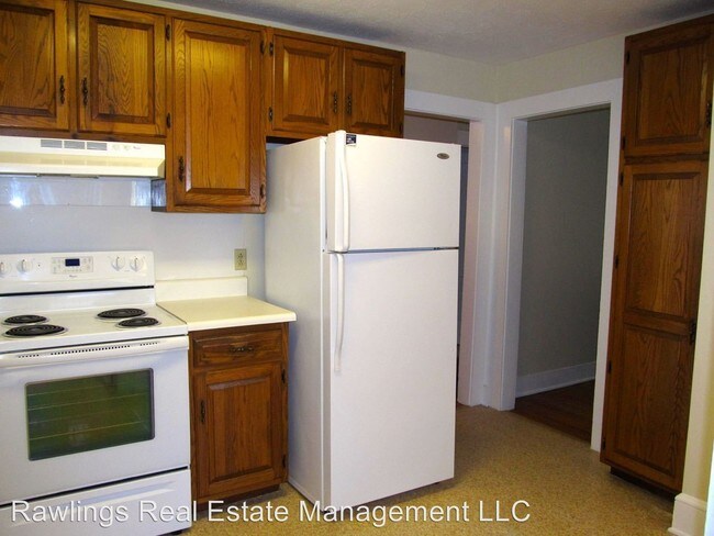 Building Photo - 2 br, 1 bath House - 613 Brush Creek Road