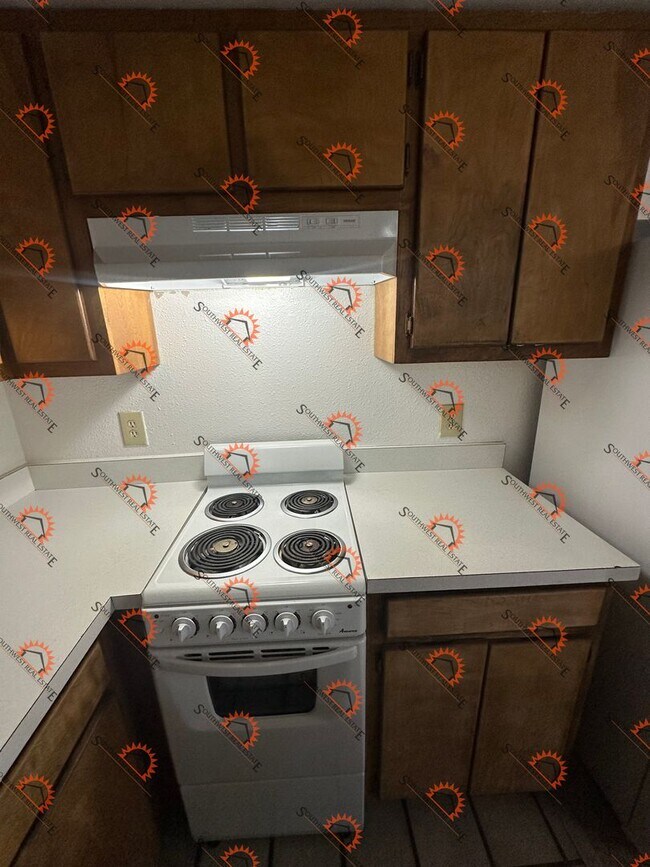 Foto del edificio - Month to month lease Furnished studio apartment. All bills paid!