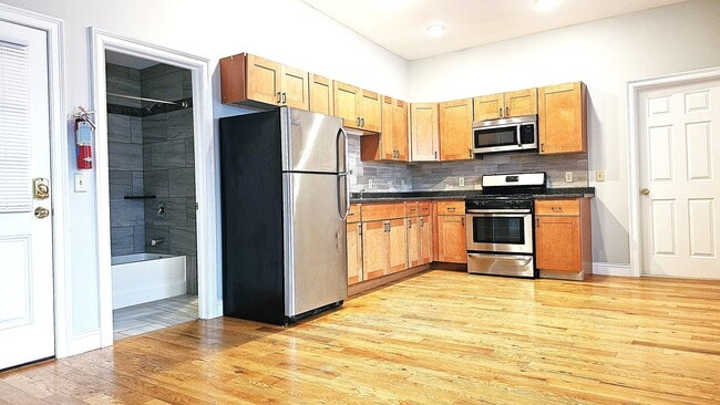 Building Photo - 85 Park St