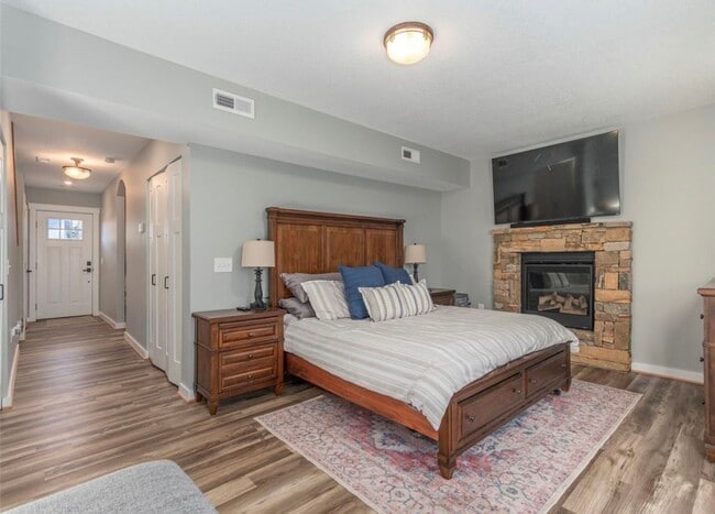 Living room historically used as a 3rd bedroom by previous tenant - 44 Trevor Trl