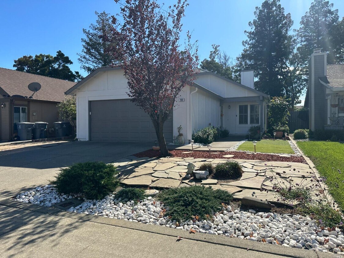 208 Catalpa Ln, Vacaville, CA 95687 House Rental in Vacaville, CA