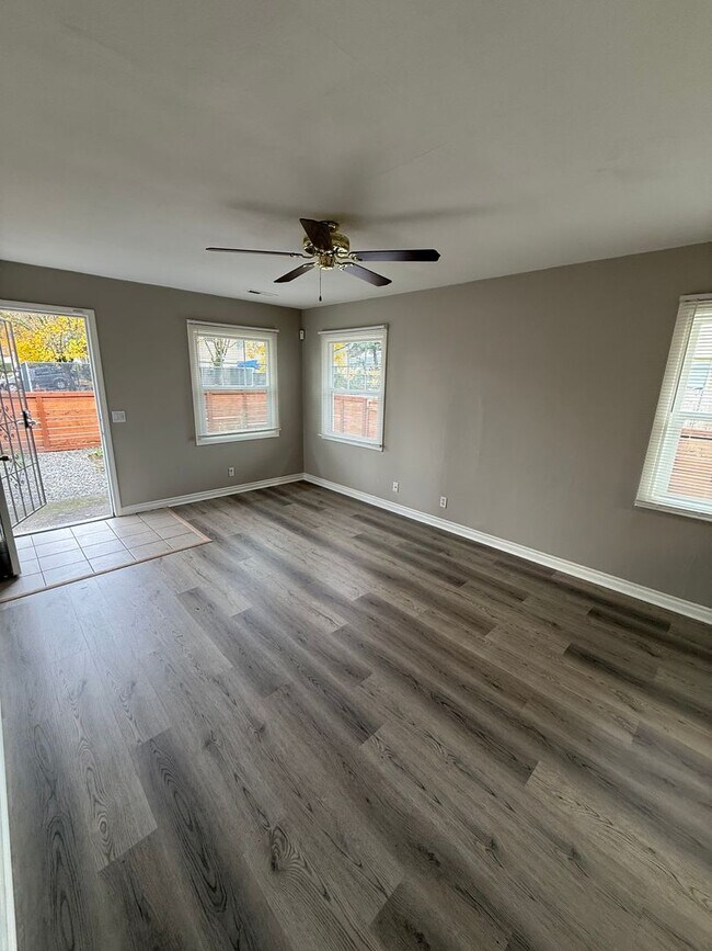 Foto del edificio - POL03