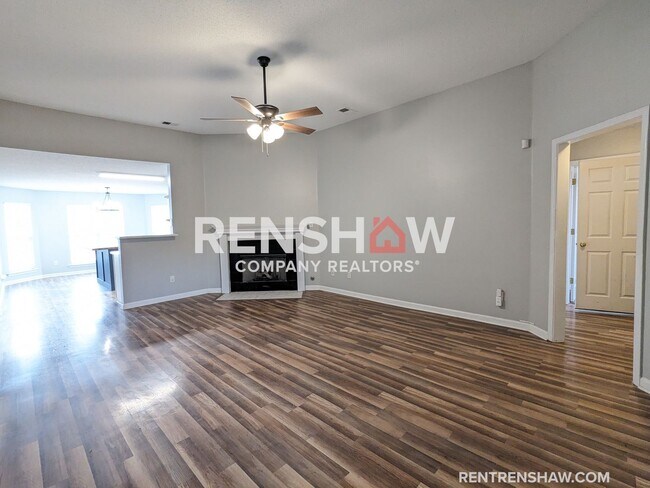 Building Photo - Luxury Arlington Property - Now Available!