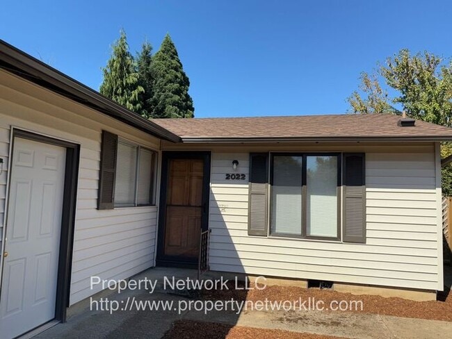 Building Photo - Great 3 Bedroom 2 Bath Ranch Style Home in...