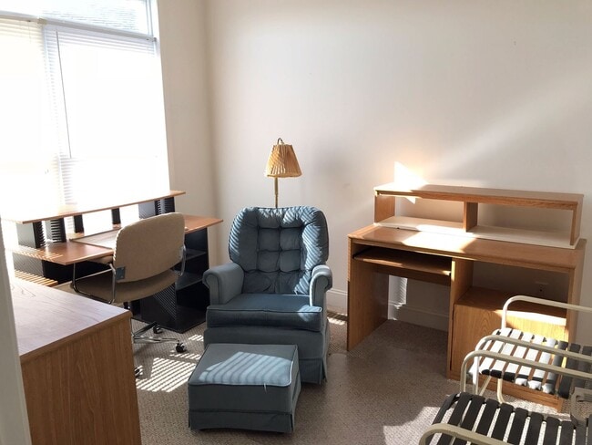 Building Photo - 3BR, 3Ba Villa in Pikes Place  1400 Sq Ft