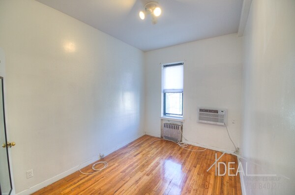 Building Photo - 476 6th St