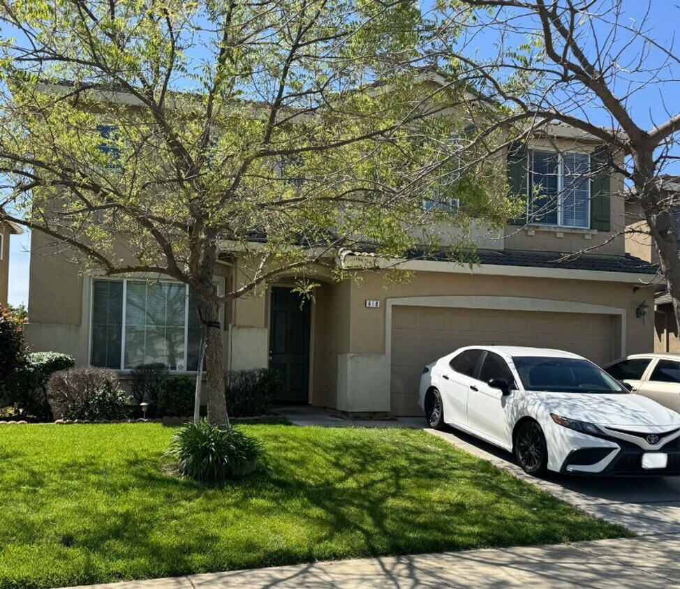 Foto principal - BEAUTIFUL TWO STORY 5 BEDROOM 3 BATH MERCE...