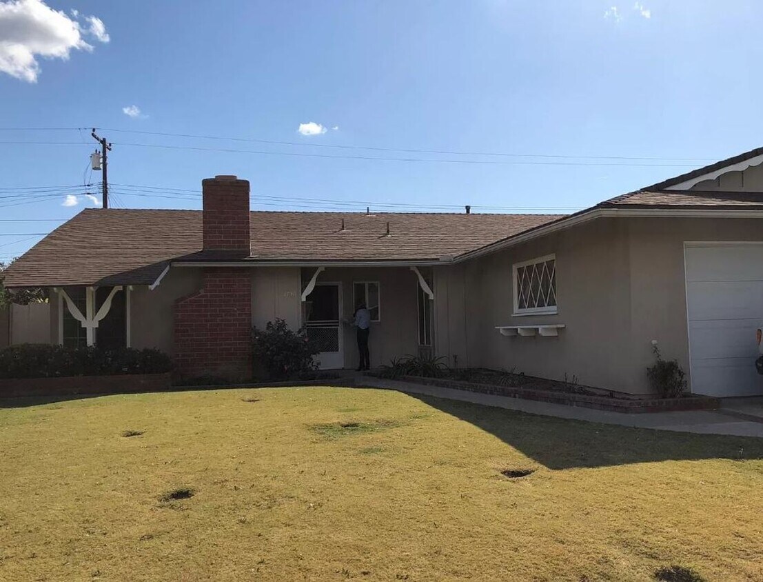 Foto principal - Beautiful 4 bed 2 baths house in a great a...