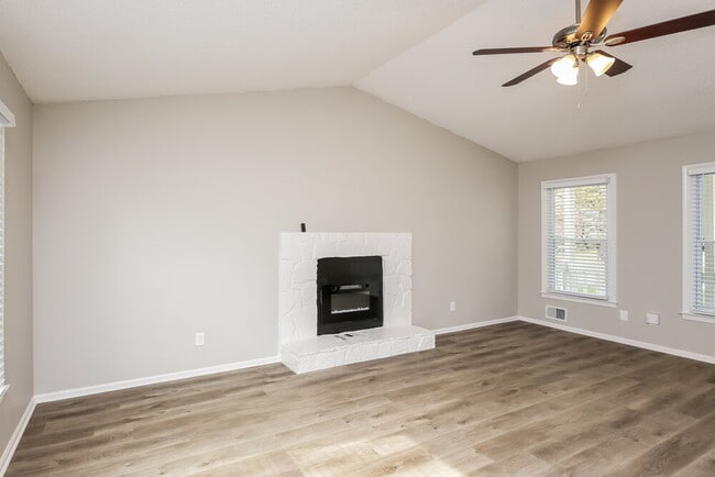 Foto del edificio - 649 Edwards Ct