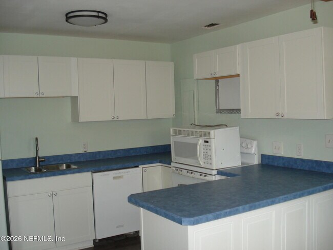 Foto del edificio - 4776 Cardinal Blvd