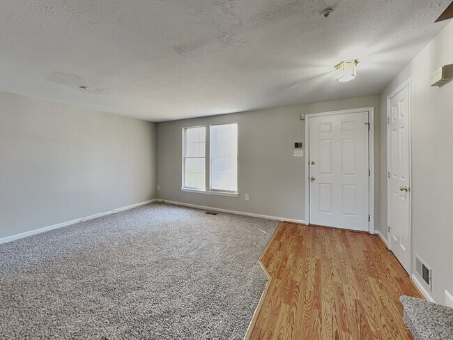 Foto del edificio - 7107 Pahls Farm Way