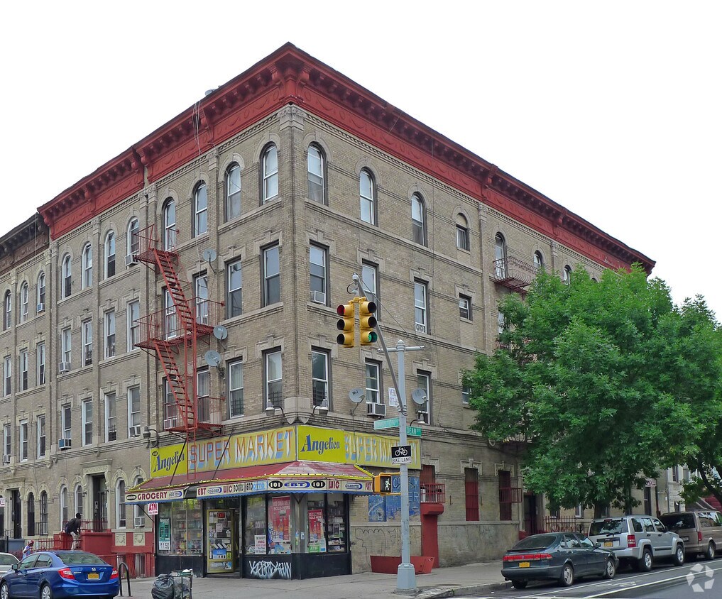 Primary Photo - 101 Kingston Ave