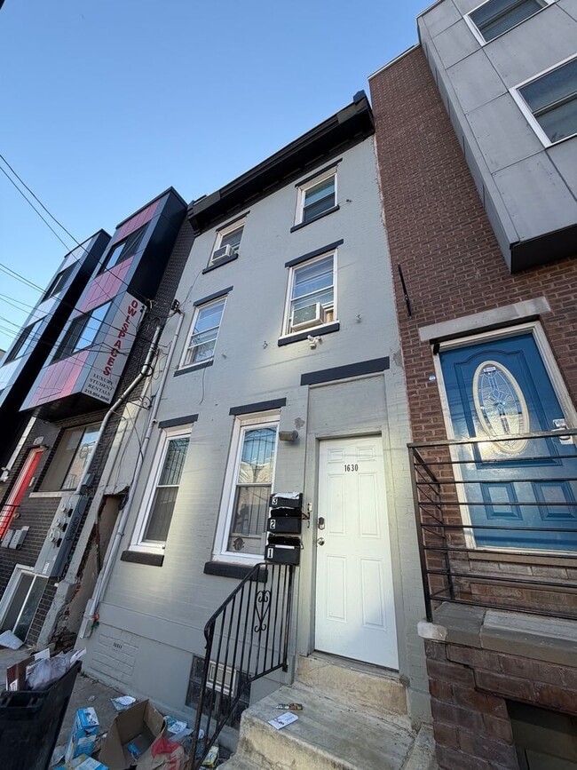 Photo - 1630 N Sydenham St Townhome