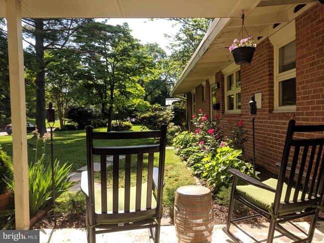 Foto del edificio - 6519 Byrnes Dr