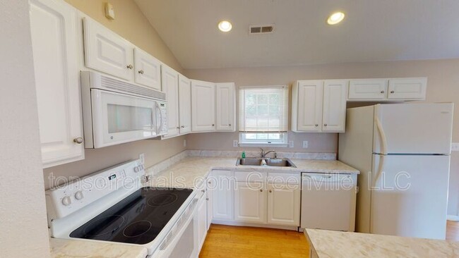 Foto del edificio - 226 Heatherbrook Dr