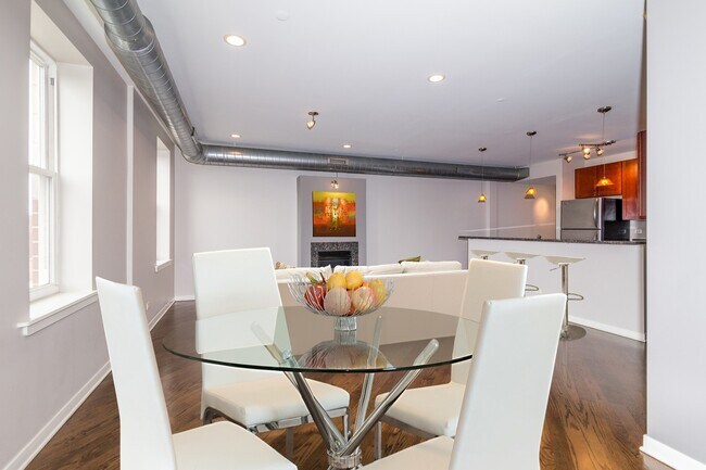 Foto del edificio - 3550 W Montrose Ave