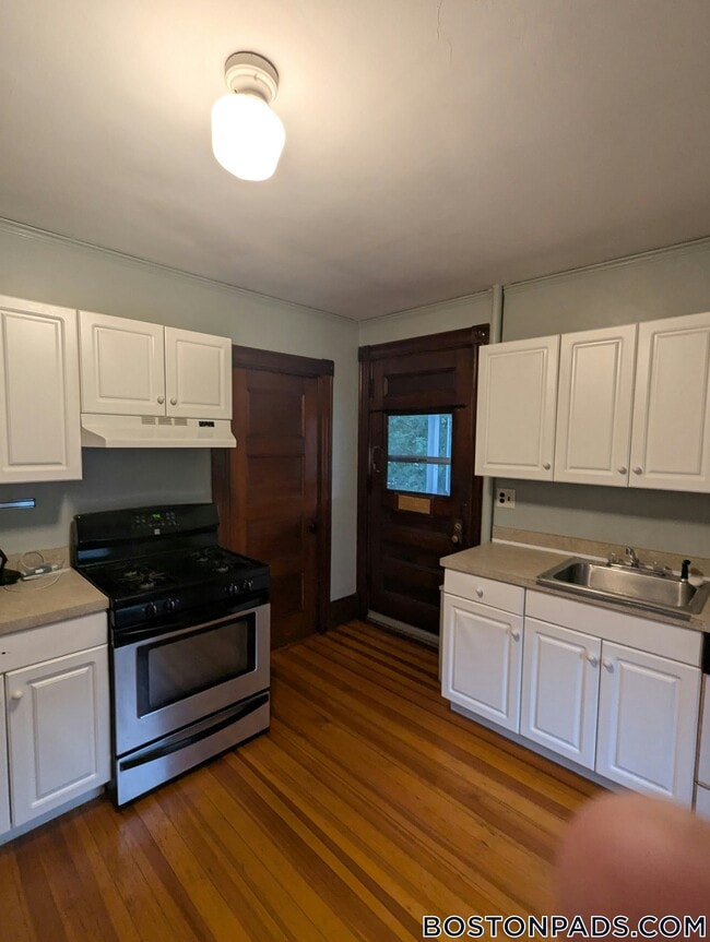 Building Photo - 1068 South St