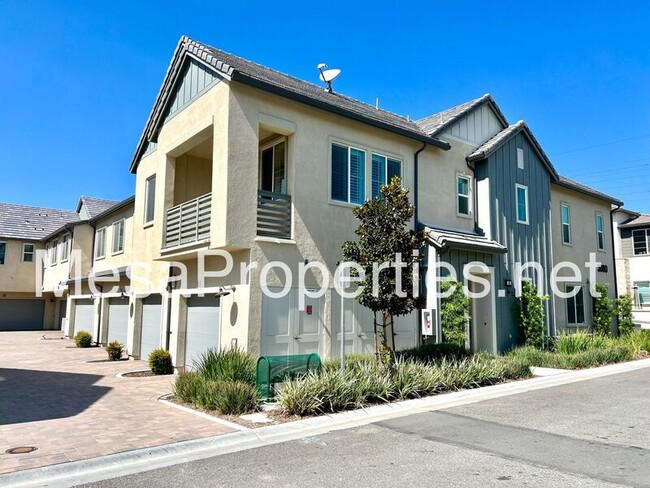 Building Photo - 3880 S Oasis Paseo