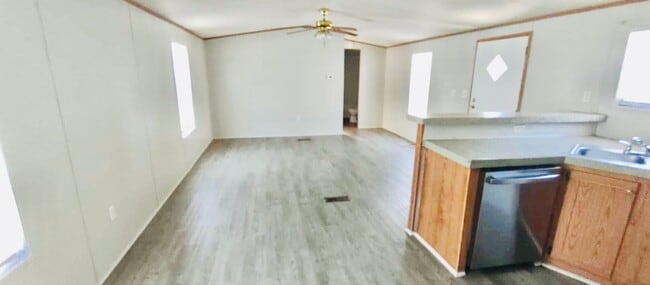 Building Photo - Cute 2 bed/2 bath mobile home in Opelousas