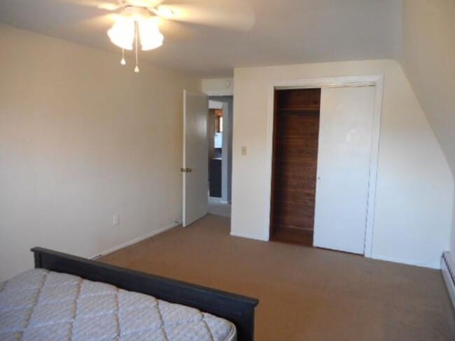 Building Photo - 2-bedroom 1st floor apartment for rent in ...