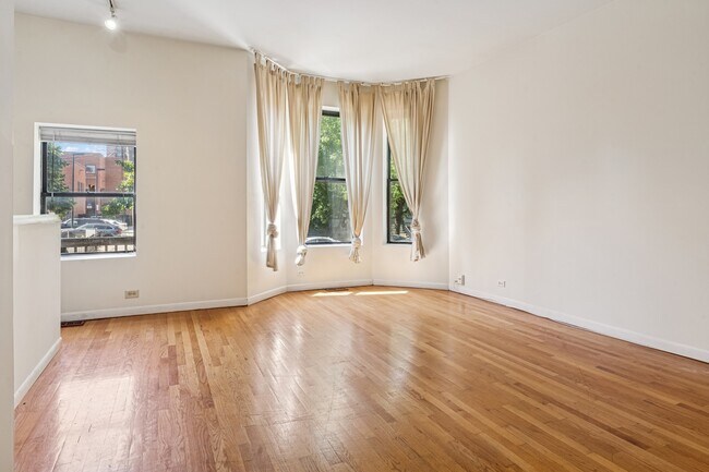 Foto del edificio - 828 W Dakin St
