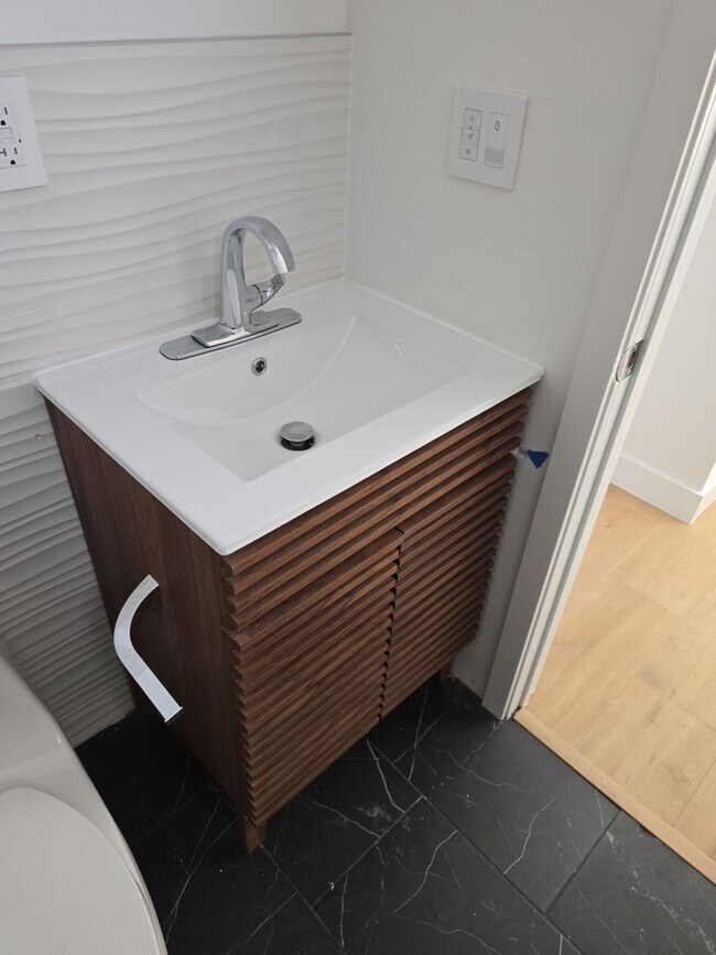 Foto del edificio - Brand-New Modern ADU | 2 Bed | 1.5 Bath | ...