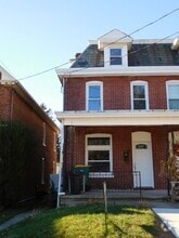 Building Photo - 231-233 W 6th St