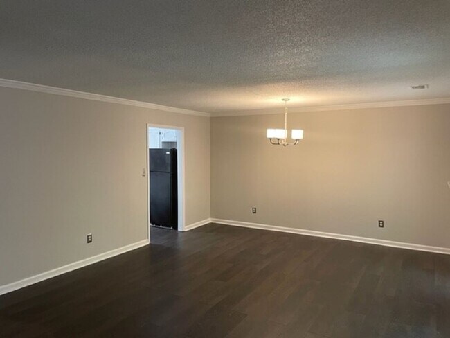 Foto del edificio - For Rent