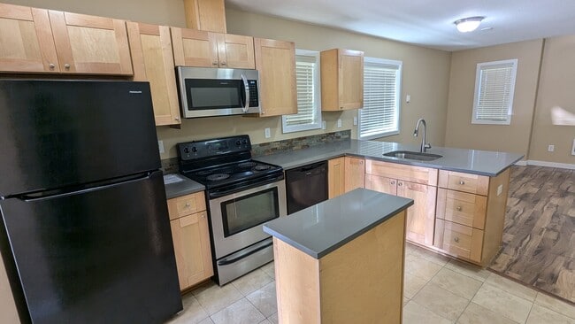 Building Photo - 10465 NE 5th Cir