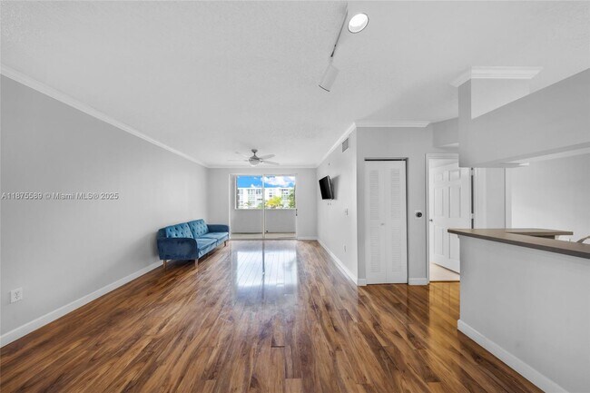 Building Photo - 17125 N Bay Rd