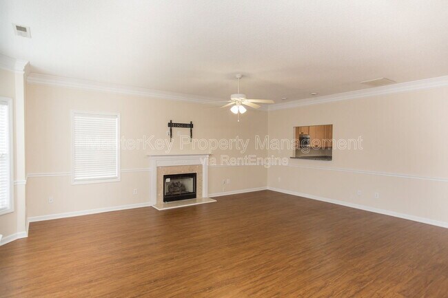 Foto del edificio - 208 Pointe Crest Ct