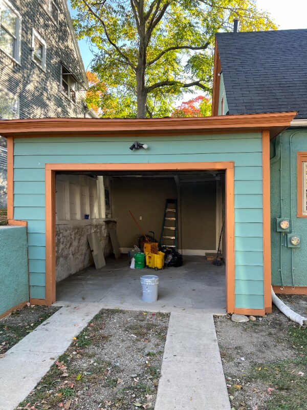 Building Photo - 419 3rd St