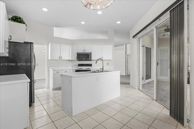 Foto del edificio - 2675 SE 4th Pl