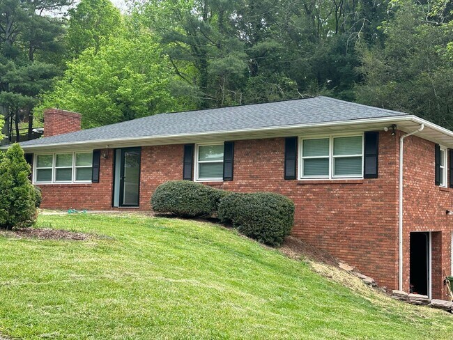 Foto del edificio - 11 Mountainbrook Rd