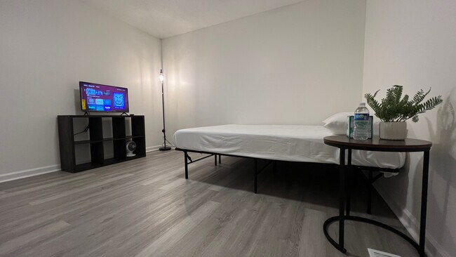 Foto del edificio - 301 Winners Cir S